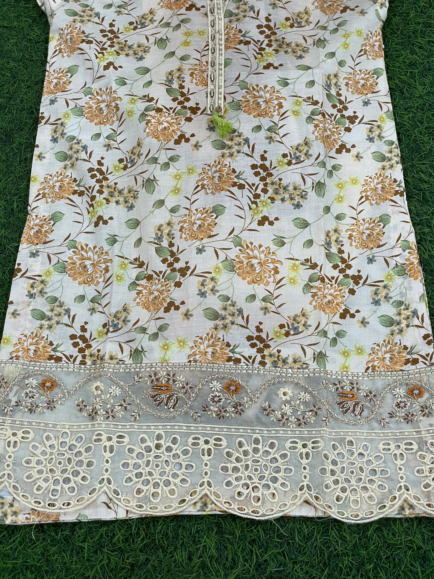 Elegant Embroidered 3-Piece Girls Lawn Suit with Printed Dupatta | Premium Summer Collection (5–6 to 13–14 Years)