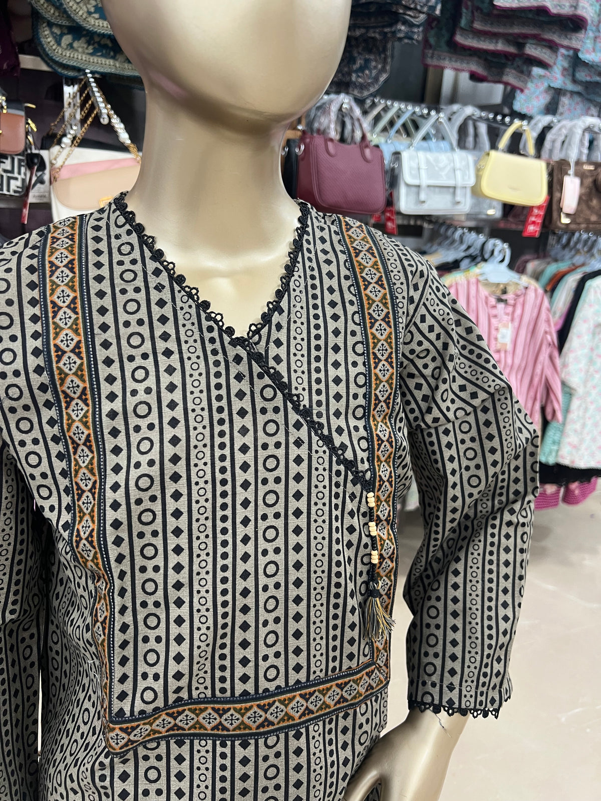 Premium Khaddar 2-Piece Printed Suit – Grey & Black