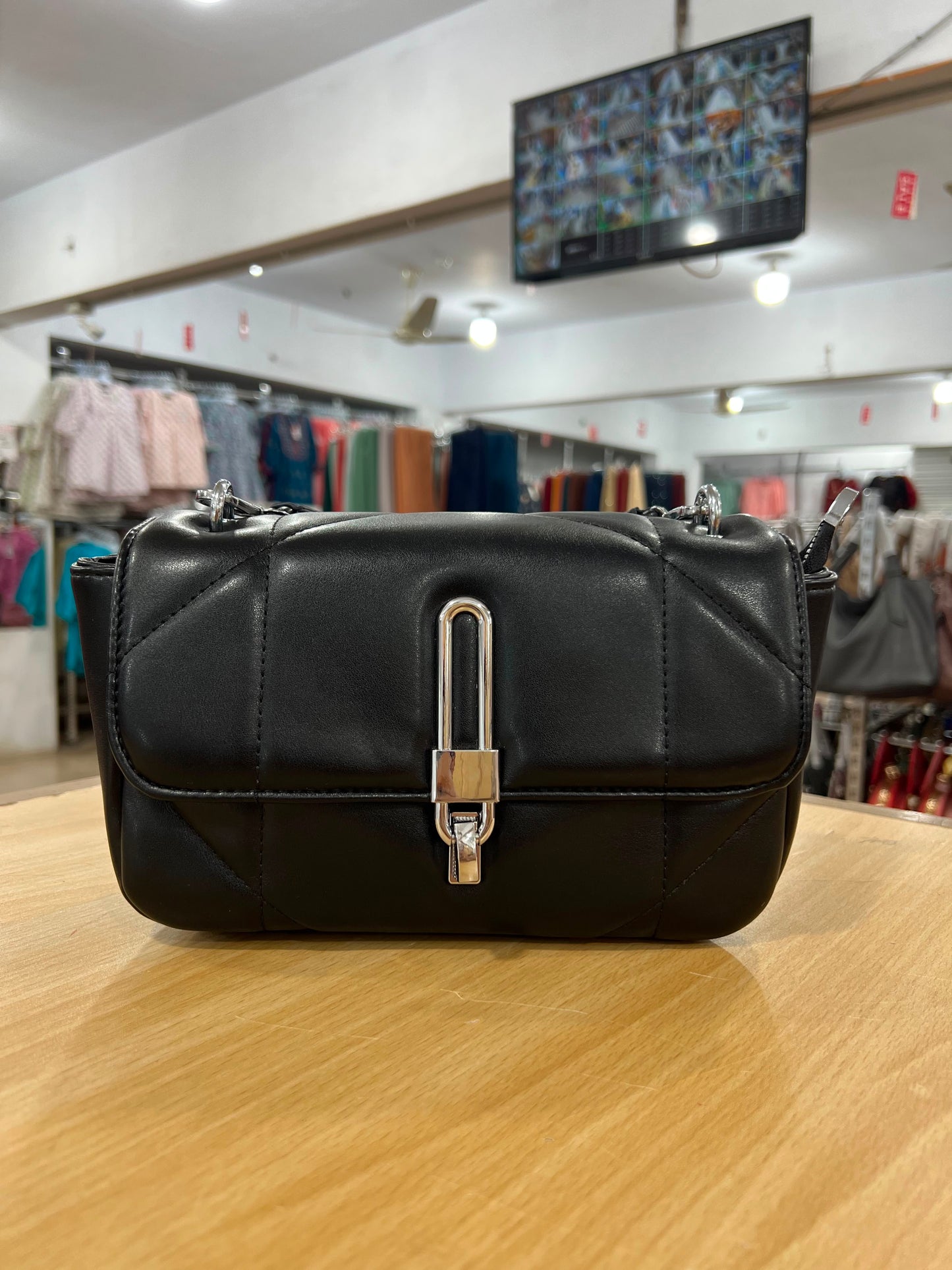 CROSS BODY BAG