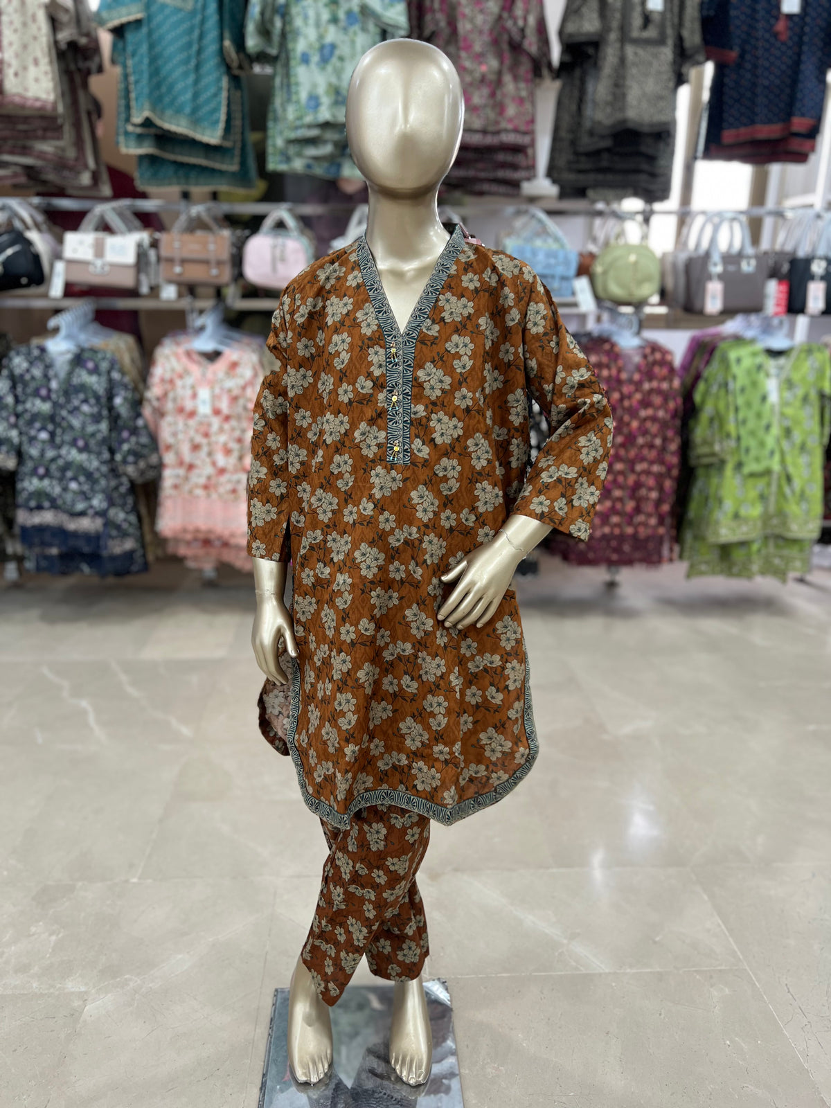 Bin Saeed Original Lawn Printed 2-Piece Suit – Girls Collection