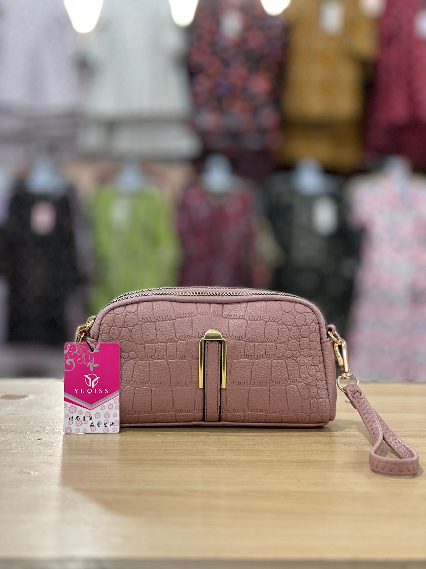 Elegant Croc-Texture Clutch Bag with Dual Detachable Straps