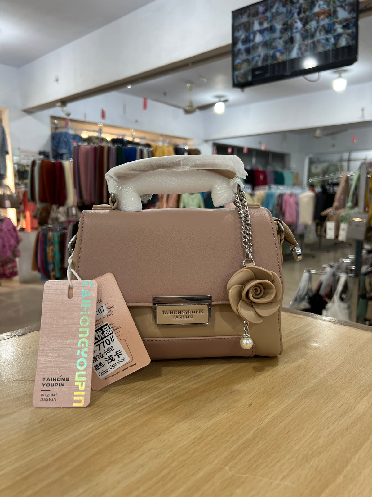 Elegant Two-Tone Handbag for Girls