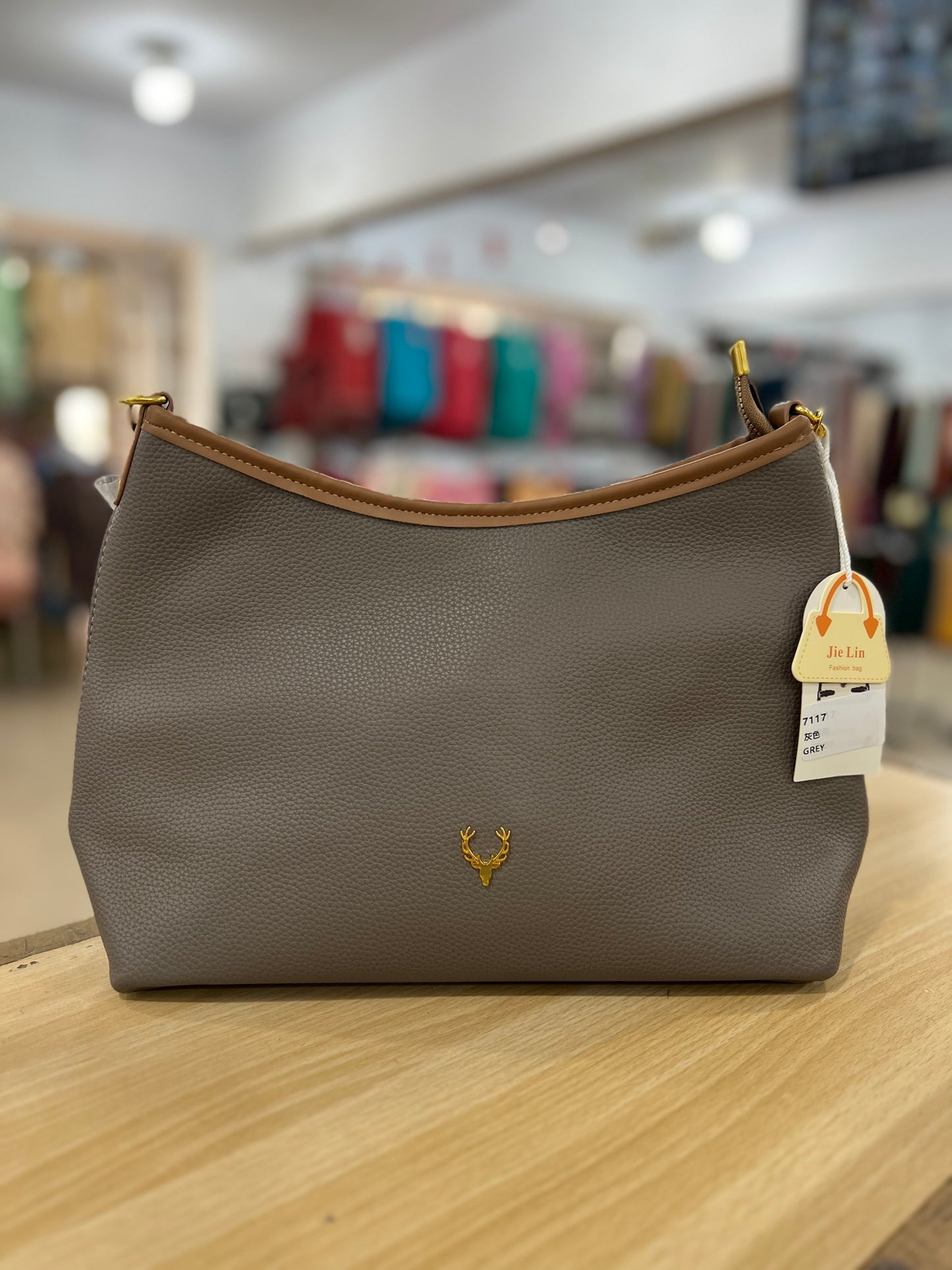 Elegant Mid-Size Shoulder Bag with Adjustable Long Strap – Premium Textured Handbag for Everyday Use