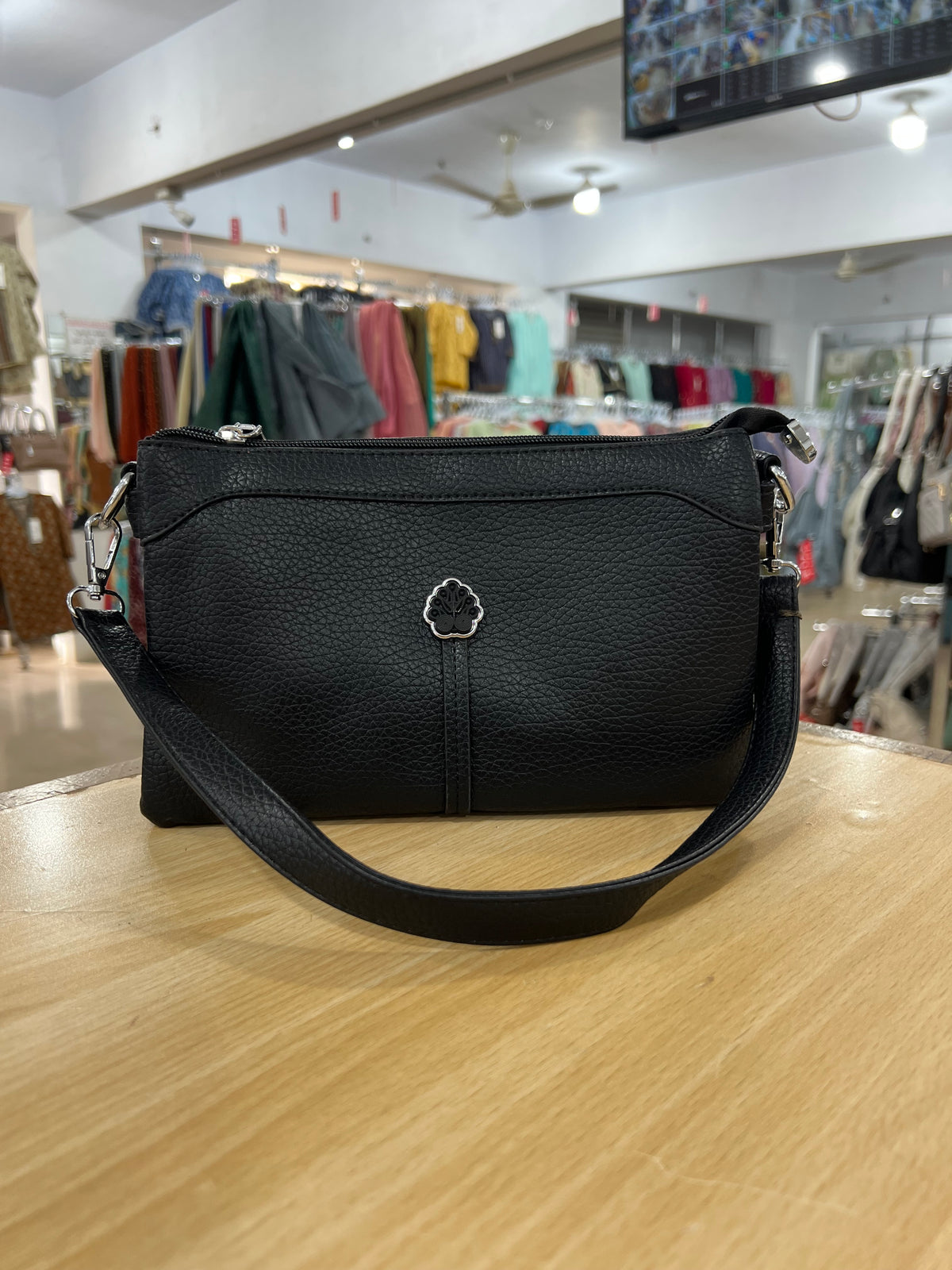 Women’s Textured Shoulder Bag with Double Belts – 7 Colors